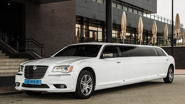 Chrysler 300 Hollywood Limo (*NIEUW) Images